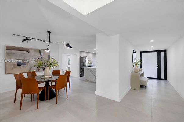 Dining room, Interior, Kitchen, Recessed Lighting