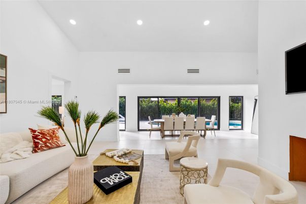 Dining room, Interior, Living room, Recessed Lighting