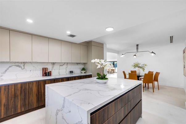 Dining room, Interior, Kitchen, Recessed Lighting