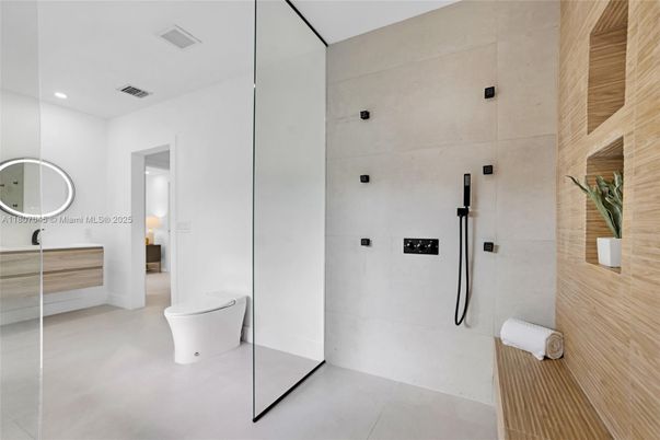 Bathroom, Interior, Recessed Lighting