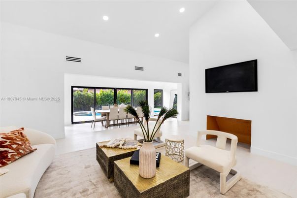 Dining room, Interior, Living room, Recessed Lighting