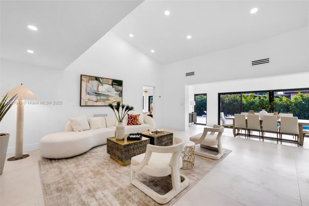 Dining room, Interior, Living room, Recessed Lighting