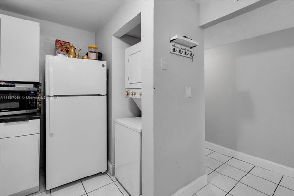 Interior, Kitchen, Utility Closets, Washer