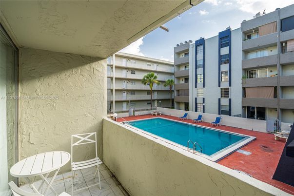 Exterior, Pool, Other