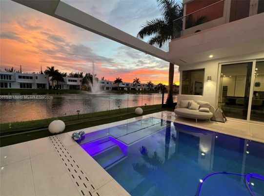 Exterior, Pool, Water