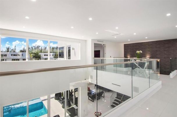 Interior, Pool, Recessed Lighting