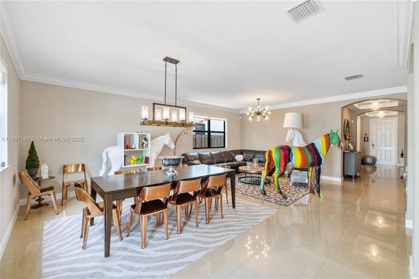 Chandelier, Dining room, Interior, Living room, Pendant Lights