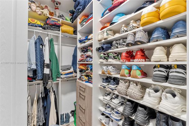 Interior, Walk-in Closets