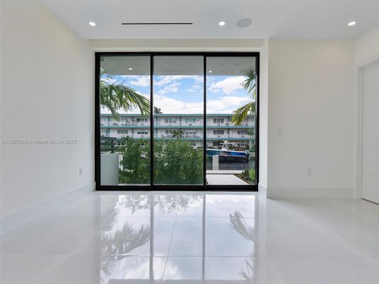 Empty room, Interior, Recessed Lighting, Water
