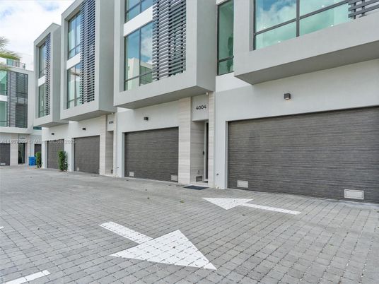 Attached, Exterior, Facade, Modern