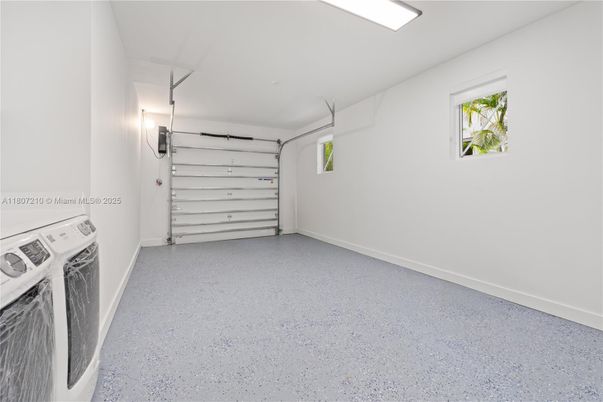 Garage, Interior, Washer