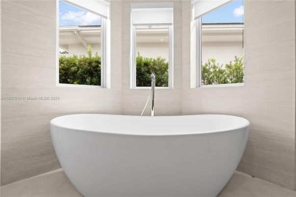 Bathroom, Free Standing Baths, Interior