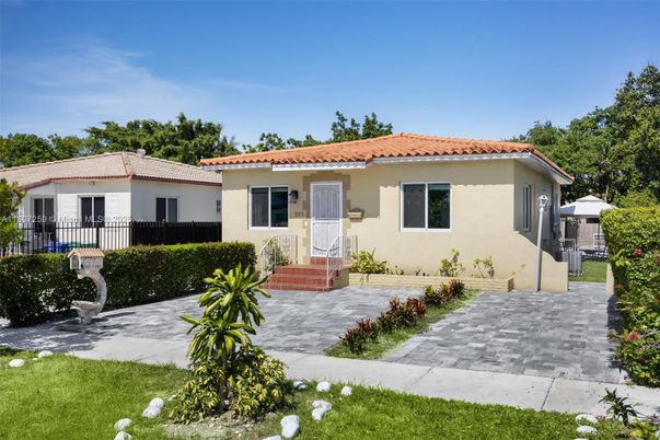 Backyard, Exterior, Facade, Spanish Mediterranean