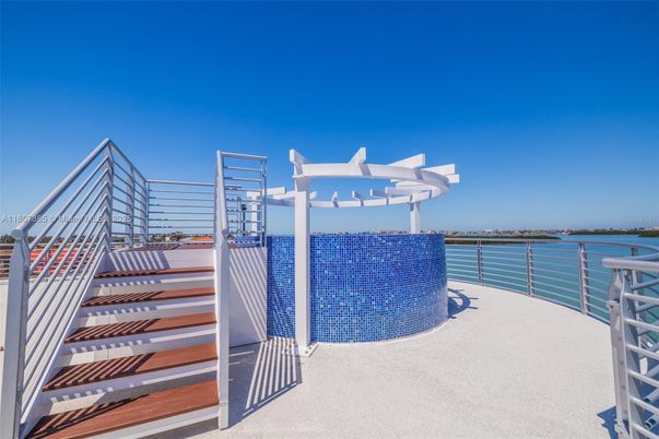 Exterior, Pool, Water