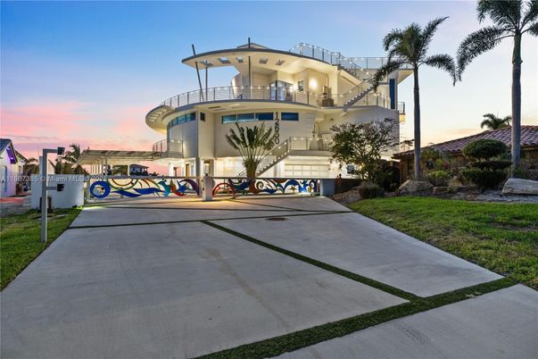 Backyard, Exterior, Facade, Mediterranean