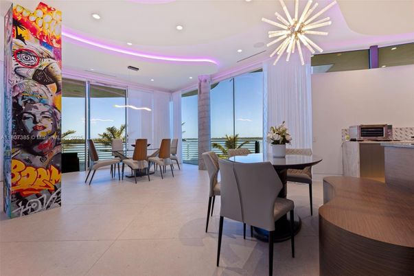 Dining room, Interior, Pendant Lights, Recessed Lighting, Water