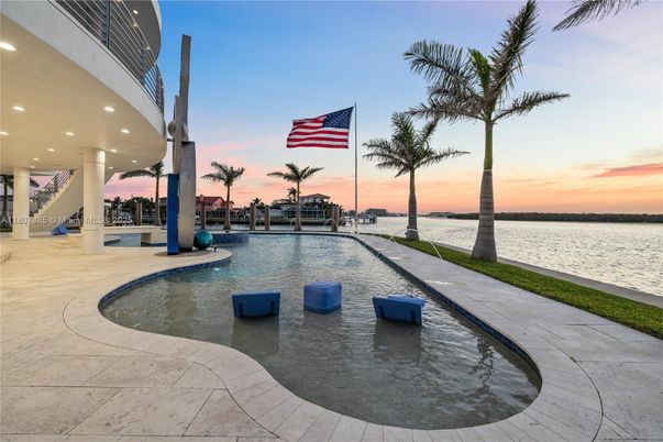 Exterior, Pool, Water