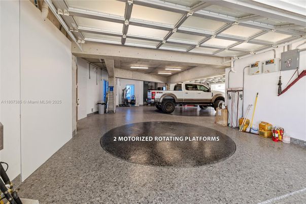 Garage, Interior