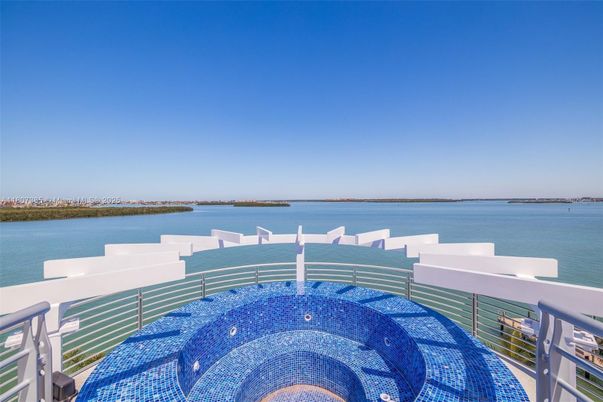 Exterior, Pool, Water