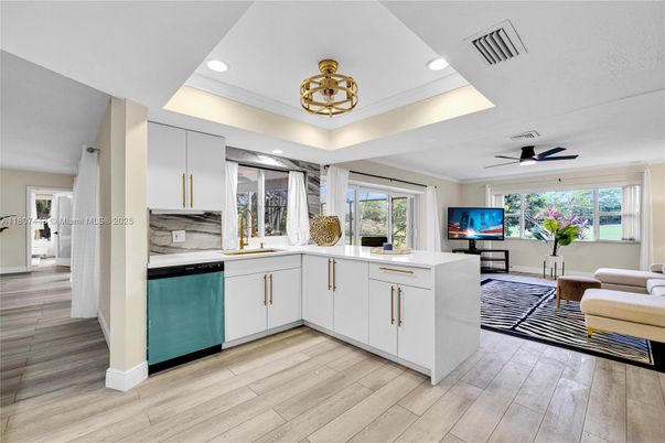 Interior, Kitchen, Living room, Recessed Lighting, Wood Texture Flooring