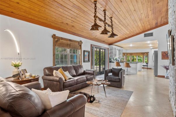 Interior, Living room, Pendant Lights, Recessed Lighting, Wooden Ceilings