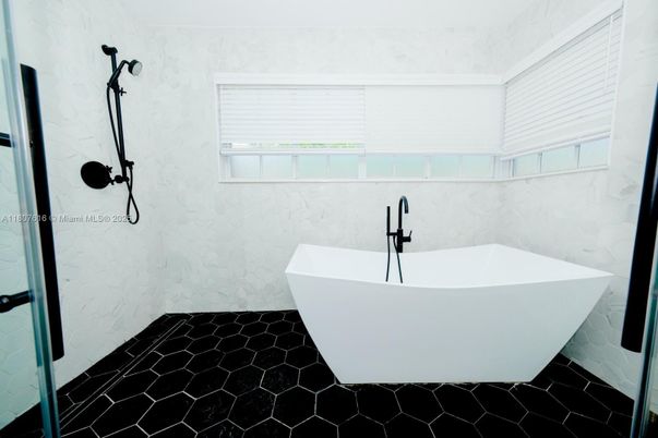 Bathroom, Free Standing Baths, Interior, Marble Walls
