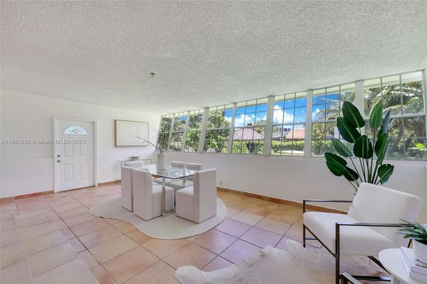 Dining room, Interior