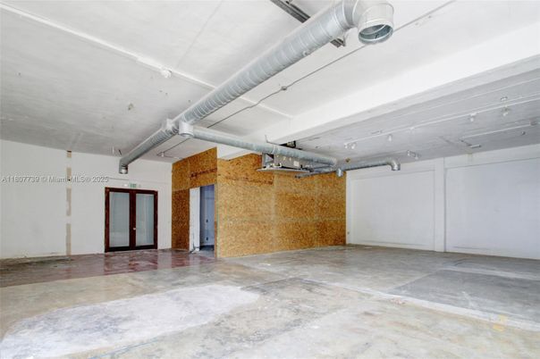 Garage, Interior