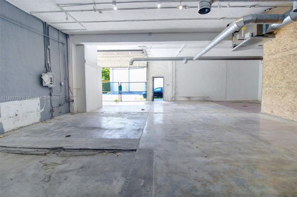 Garage, Interior