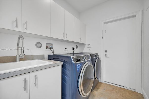 Interior, Washer