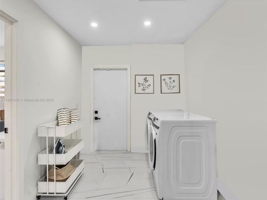 Interior, Marble, Recessed Lighting, Washer