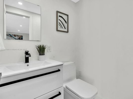 Bathroom, Interior, Recessed Lighting