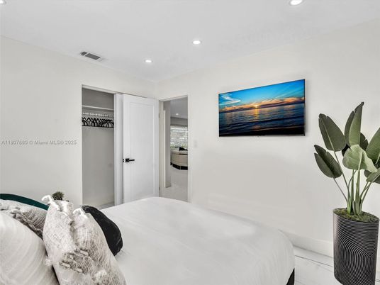 Bedroom, Interior, Recessed Lighting