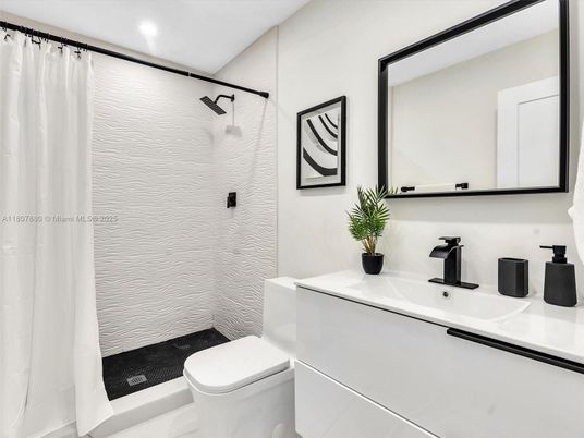 Bathroom, Interior, Recessed Lighting