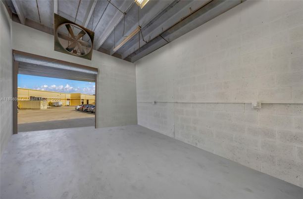 Garage, Interior