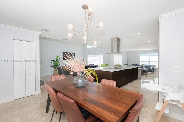Dining room, Interior, Kitchen, Pendant Lights, Recessed Lighting