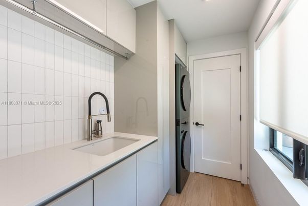 Bathroom, Interior, Washer, Wood Texture Flooring