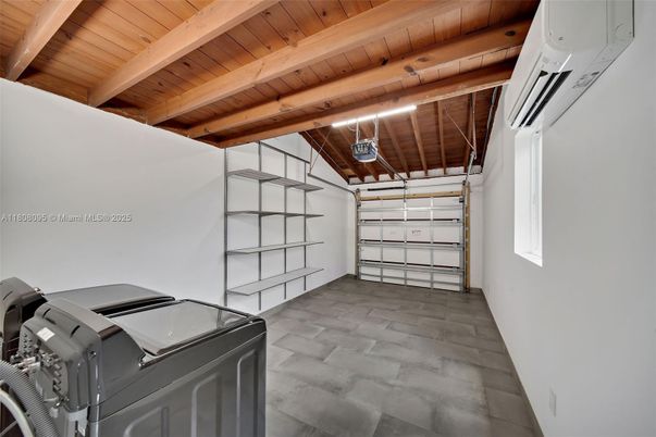 Garage, Interior, Washer, Wooden Beams, Wooden Ceilings