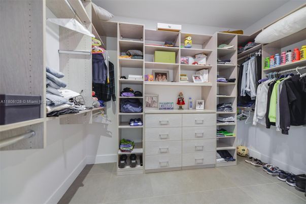 Interior, Walk-in Closets