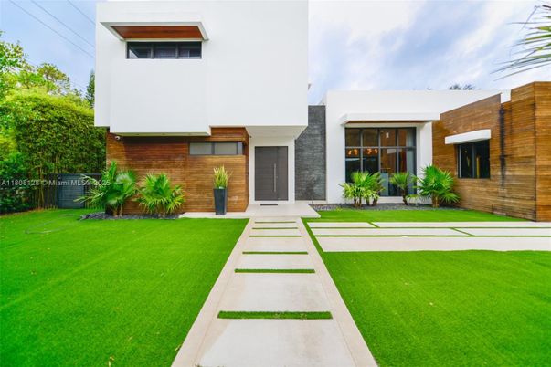 Exterior, Facade, Brick Facade, Modern