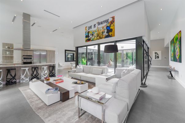 Interior, Kitchen, Living room, Recessed Lighting, Stainless Steel Appliances