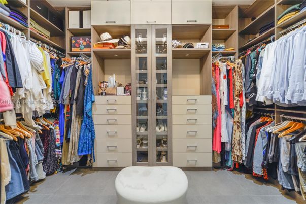 Interior, Walk-in Closets