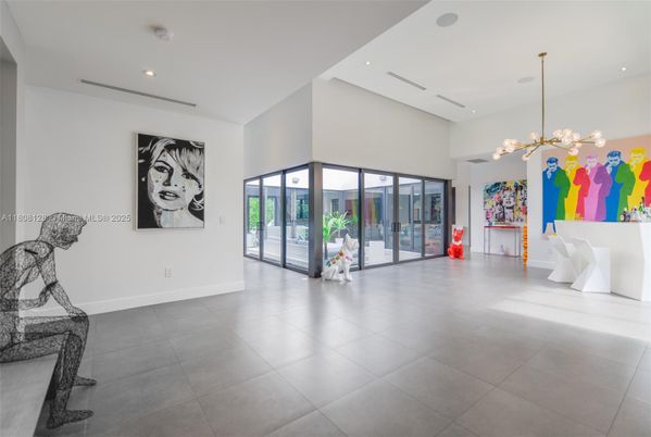 Empty room, Interior, Pendant Lights, Recessed Lighting