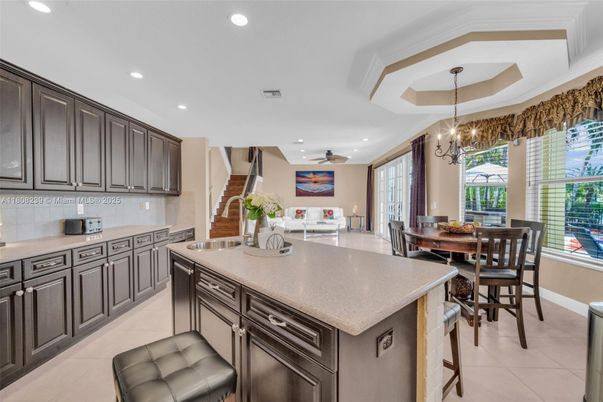 Chandelier, Dining room, Interior, Kitchen, Pendant Lights, Recessed Lighting