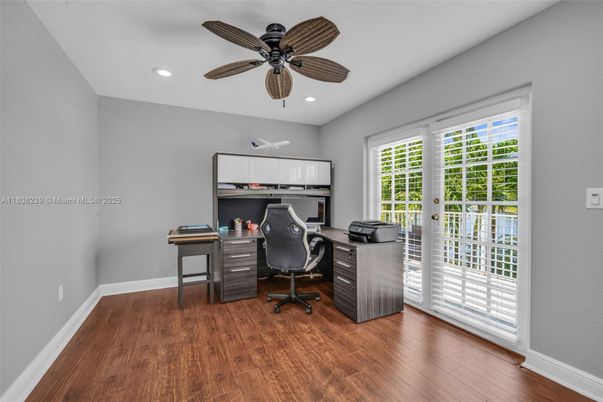 Home Office, Interior, Recessed Lighting, Wood Texture Flooring