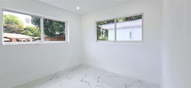 Empty room, Interior, Marble, Recessed Lighting