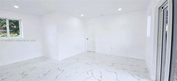 Empty room, Interior, Marble, Recessed Lighting