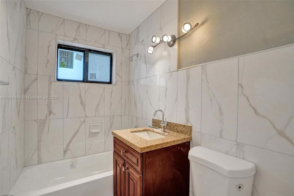 Bathroom, Interior, Marble Walls