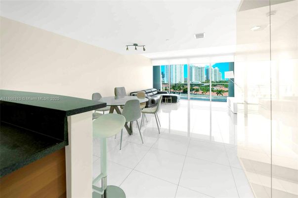 Dining room, Interior