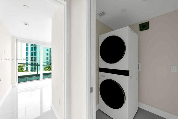Interior, Recessed Lighting, Utility Closets, Washer